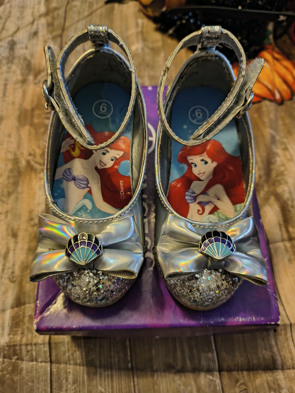 Girls 6c Silver Metallic Ariel Mermaid Princess Dress Shoes with Shell Accent
